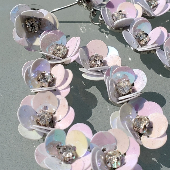 Floral Earring bundle - Picture 4 of 10